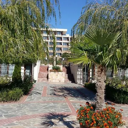 شقة Charming Studio In A With A Pool *