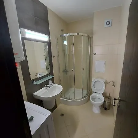 Charming Studio In A With A Pool سفيتي فلاس